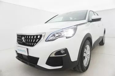 Peugeot 5008 Business EAT8 - 7 posti 1.5 Diesel 131CV Automatico Visione frontale