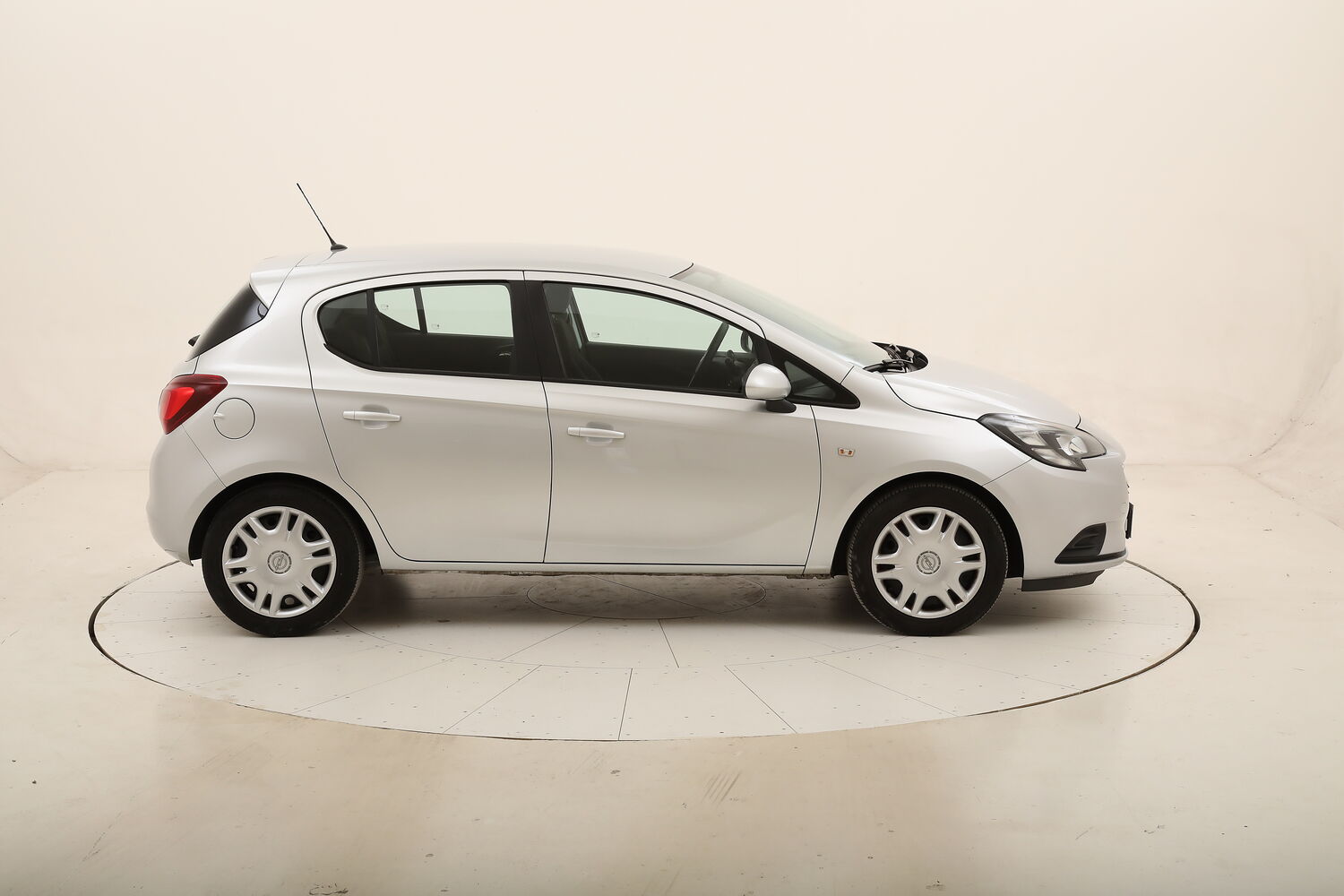 Opel Corsa Advance usata del 2018 con 95.896 km