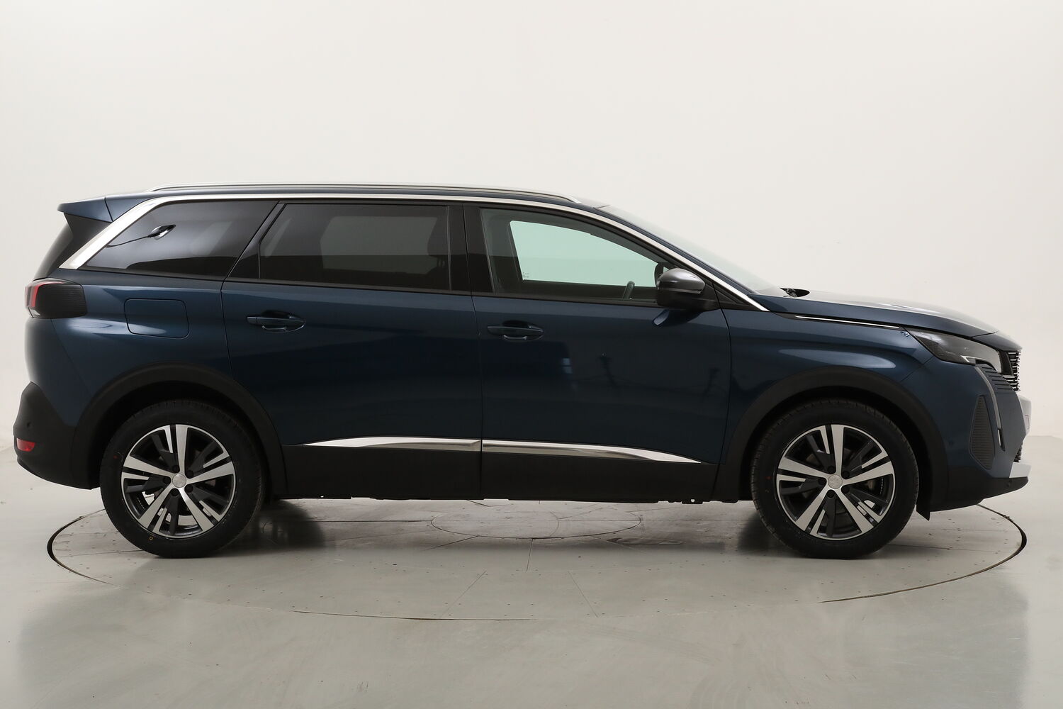 Peugeot 5008 Active Pack EAT8 usata del 2023 con 115.689 km