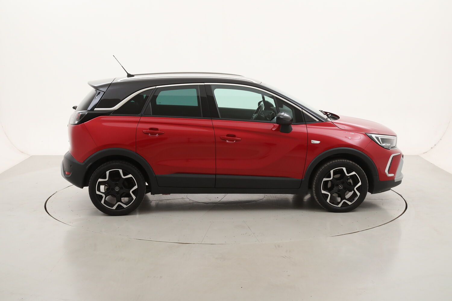 Opel Crossland Ultimate usata del 2024 con 28.793 km
