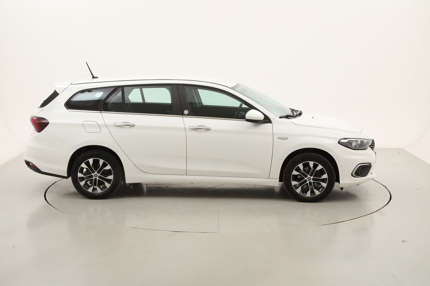 Fiat Tipo SW Mirror usata del 2021 con 93.299 km