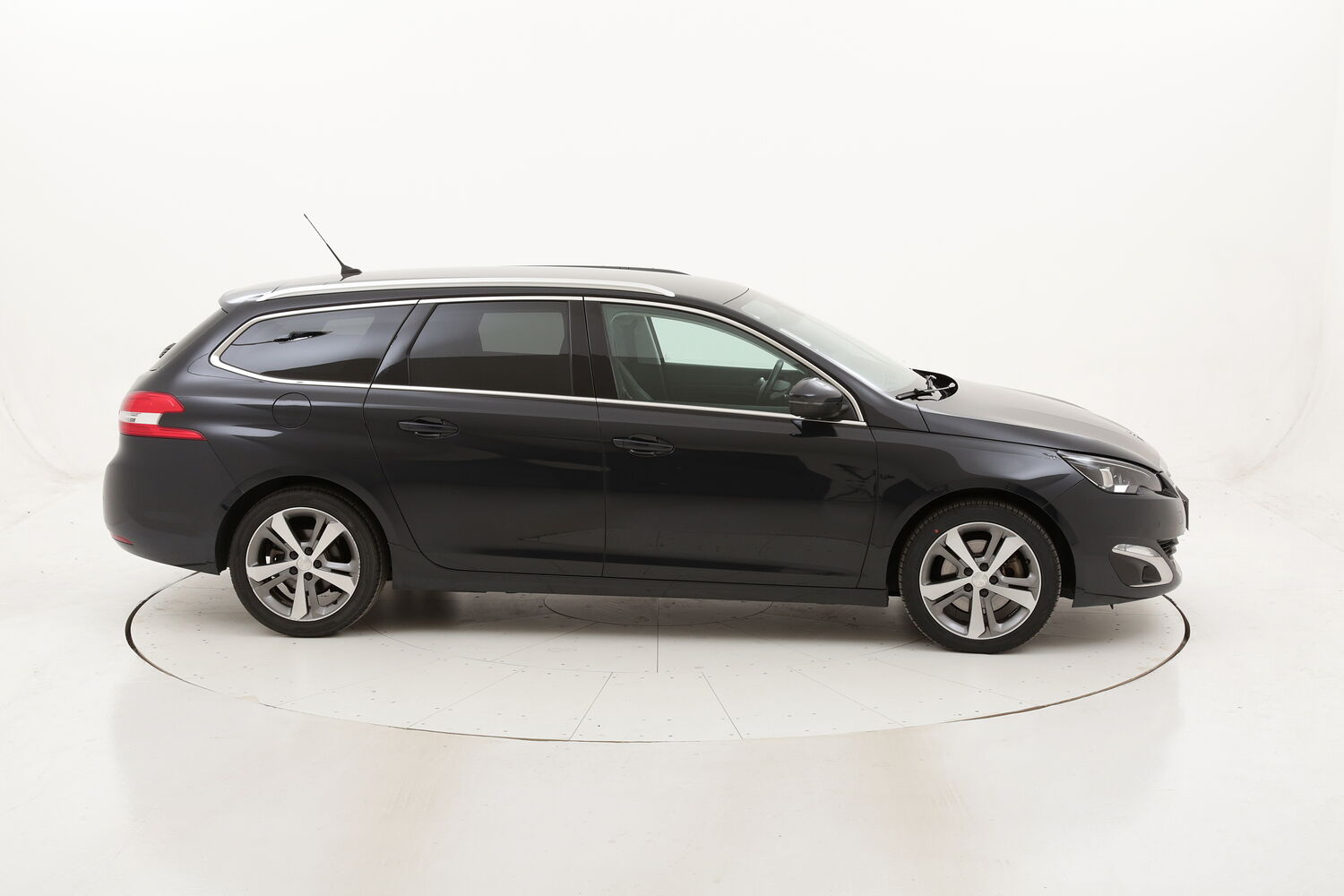 Peugeot 308 SW Allure EAT6 usata del 2015 con 121.063 km