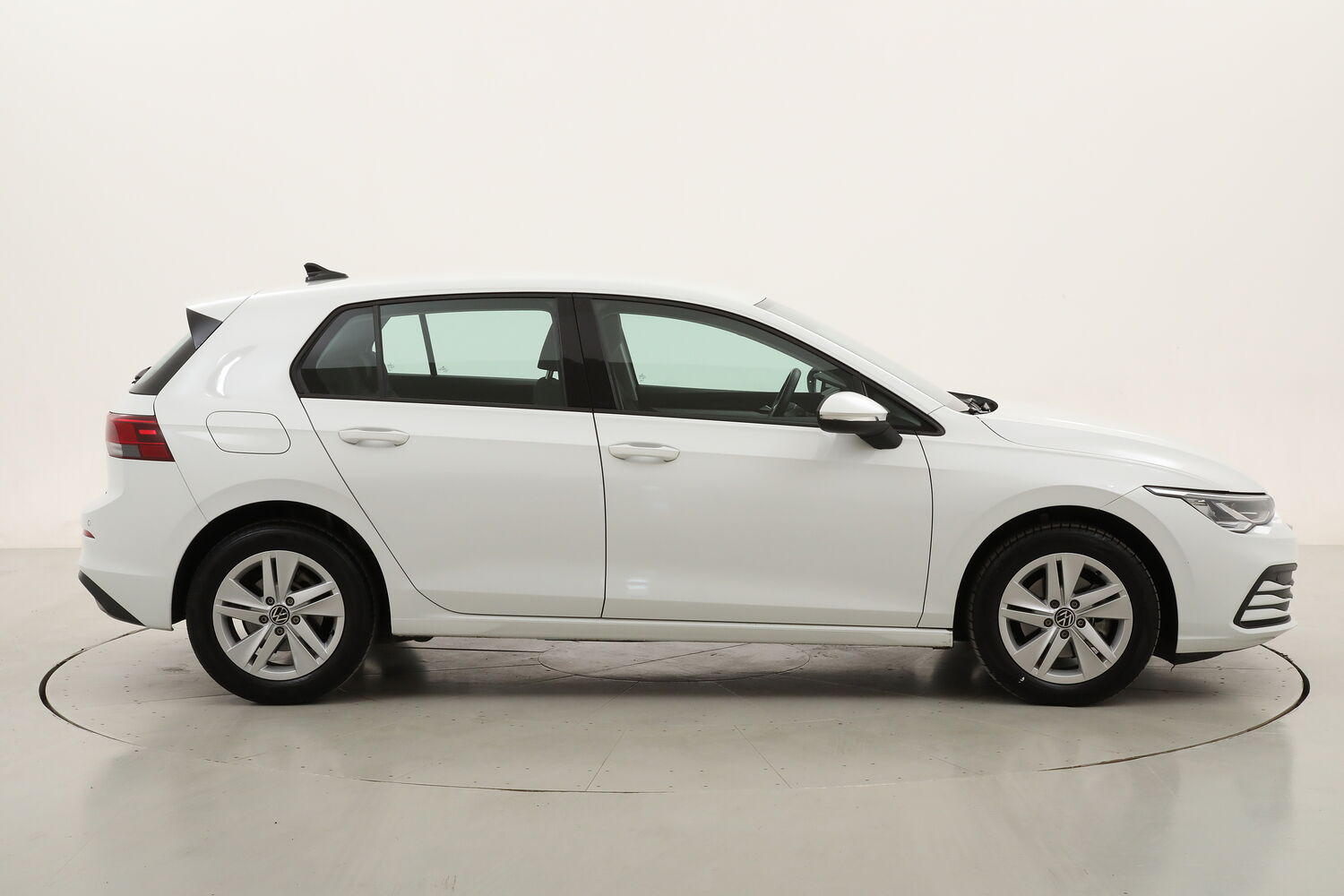 Volkswagen Golf Life DSG usata del 2023 con 32.513 km