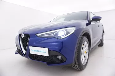 Alfa Romeo Stelvio Business AT8 2.1 Diesel 190CV Automatico Visione frontale