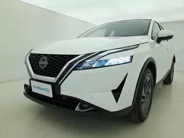 Nissan Qashqai Hybrid Business Xtronic 1.3 Mild Hybrid 158CV Automatico Visione frontale