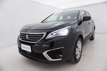 Peugeot 5008 Business EAT8 1.5 Diesel 131CV Automatico Visione frontale