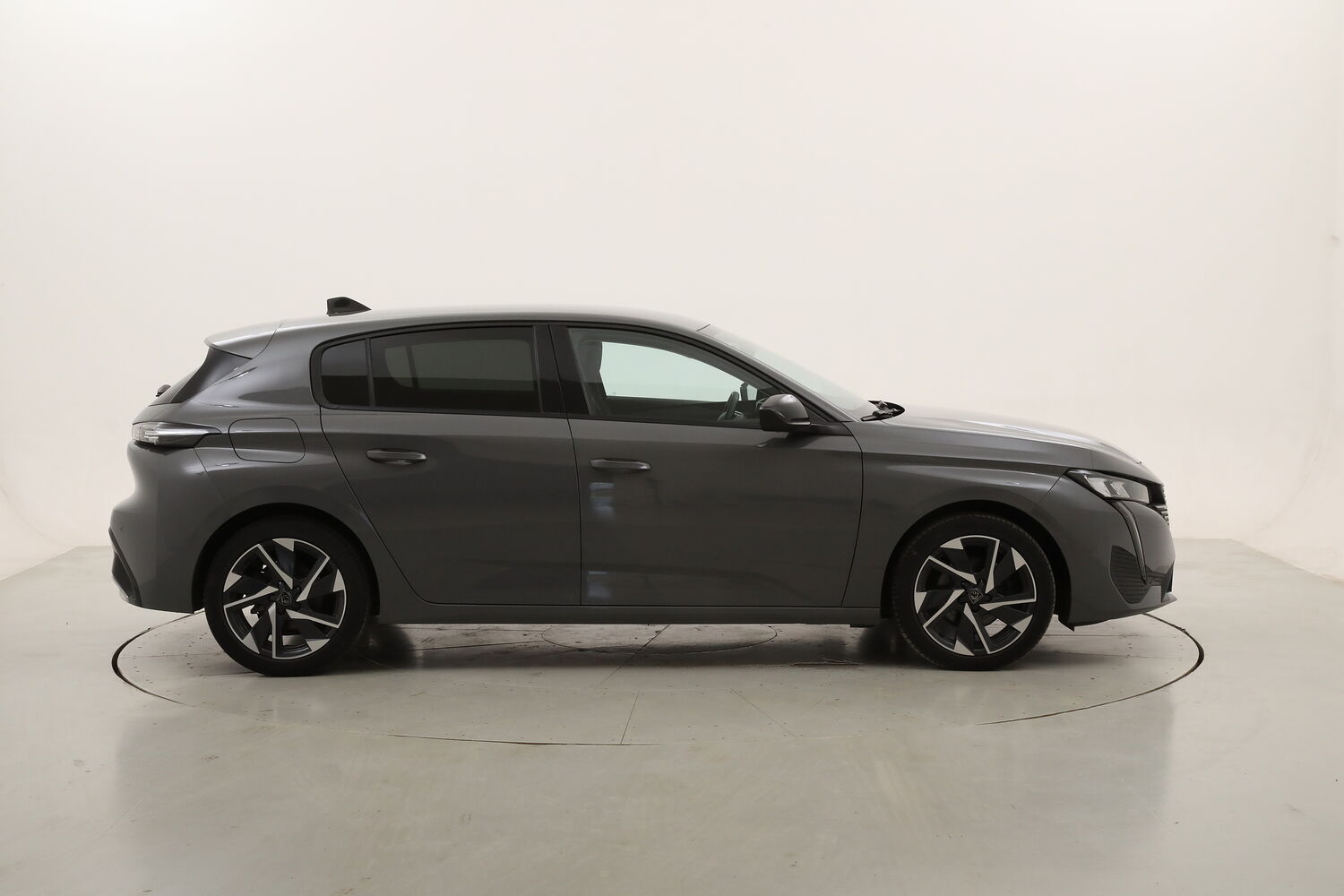 Peugeot 308 Allure usata del 2024 con 14.658 km