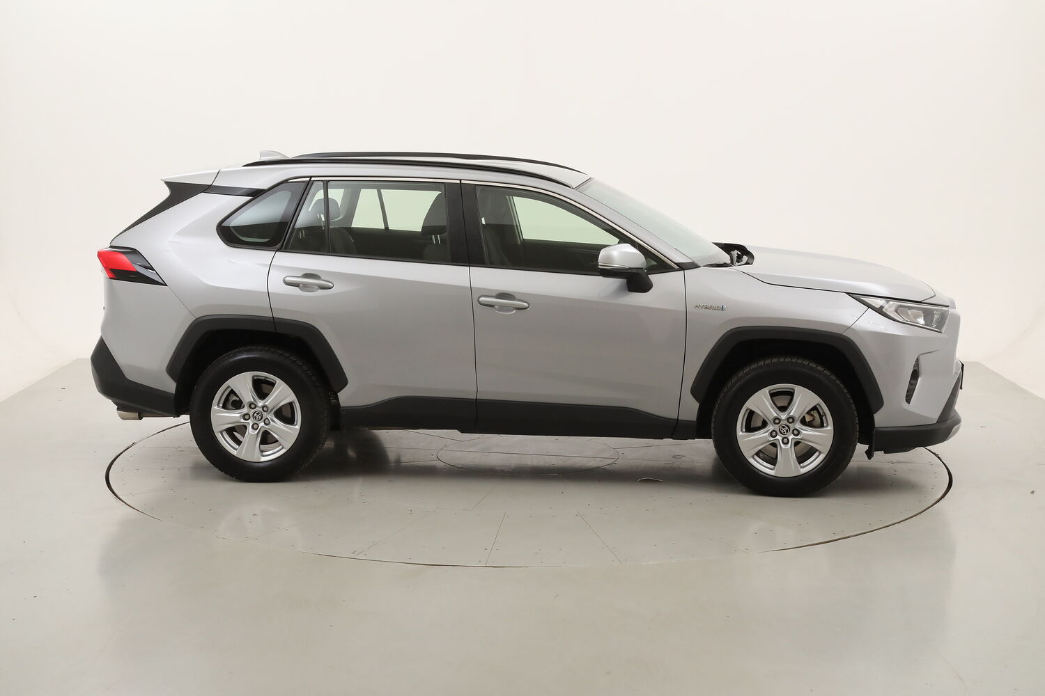 Toyota RAV4 Business 2WD usata del 2021 con 99.537 km