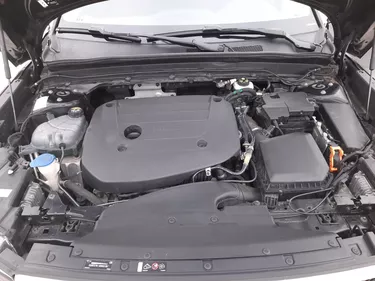 Volvo XC40 B4 Momentum Pro AWD Geartronic 2.0 Mild Hybrid 197CV Automatico Vano motore