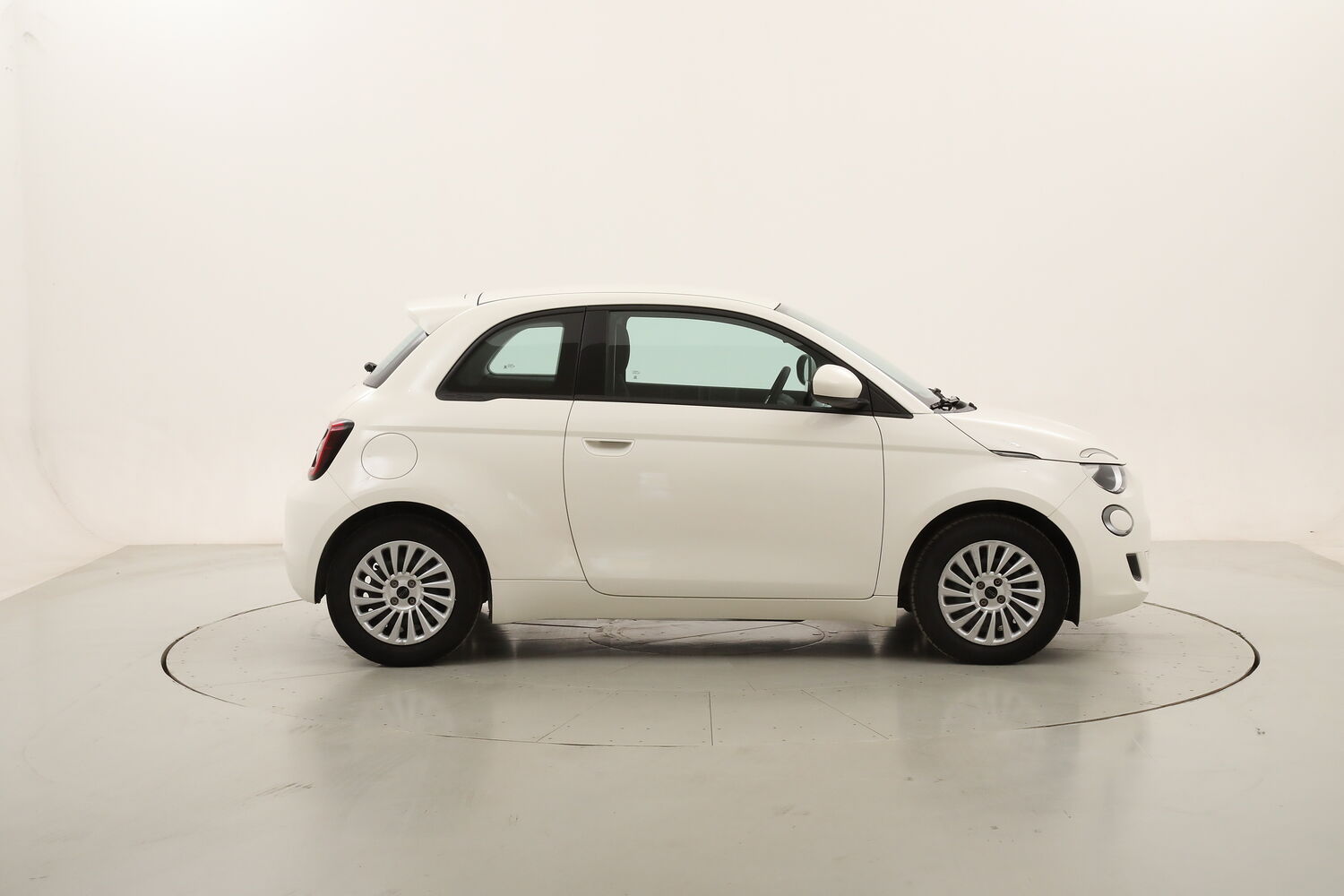 Fiat 500 23,8 kWh usata del 2023 con 32.490 km