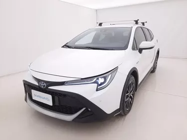 Toyota Corolla TS Hybrid TREK 2.0 Full Hybrid 184CV Automatico Visione frontale