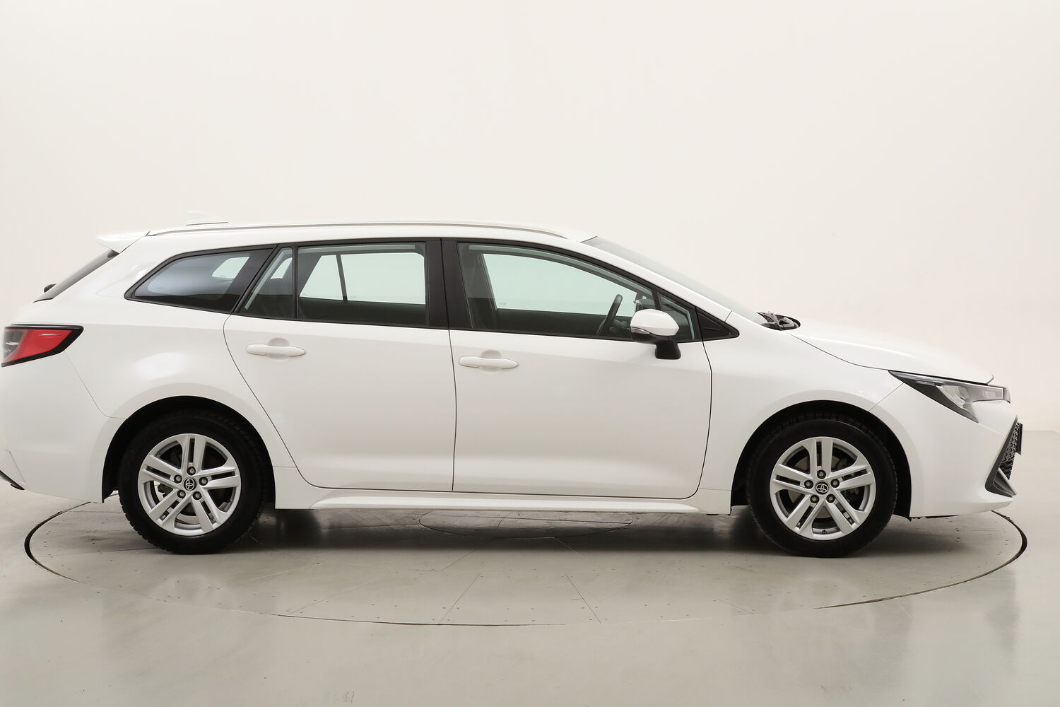 Toyota Corolla TS Hybrid Business usata del 2022 con 83.289 km