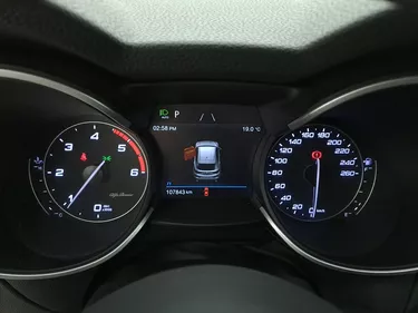 Alfa Romeo Stelvio Executive Q4 AT8 2.1 Diesel 190CV Automatico Interni