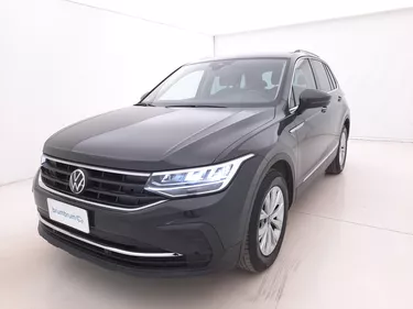 Volkswagen Tiguan Life DSG 1.5 Benzina 150CV Automatico Visione frontale