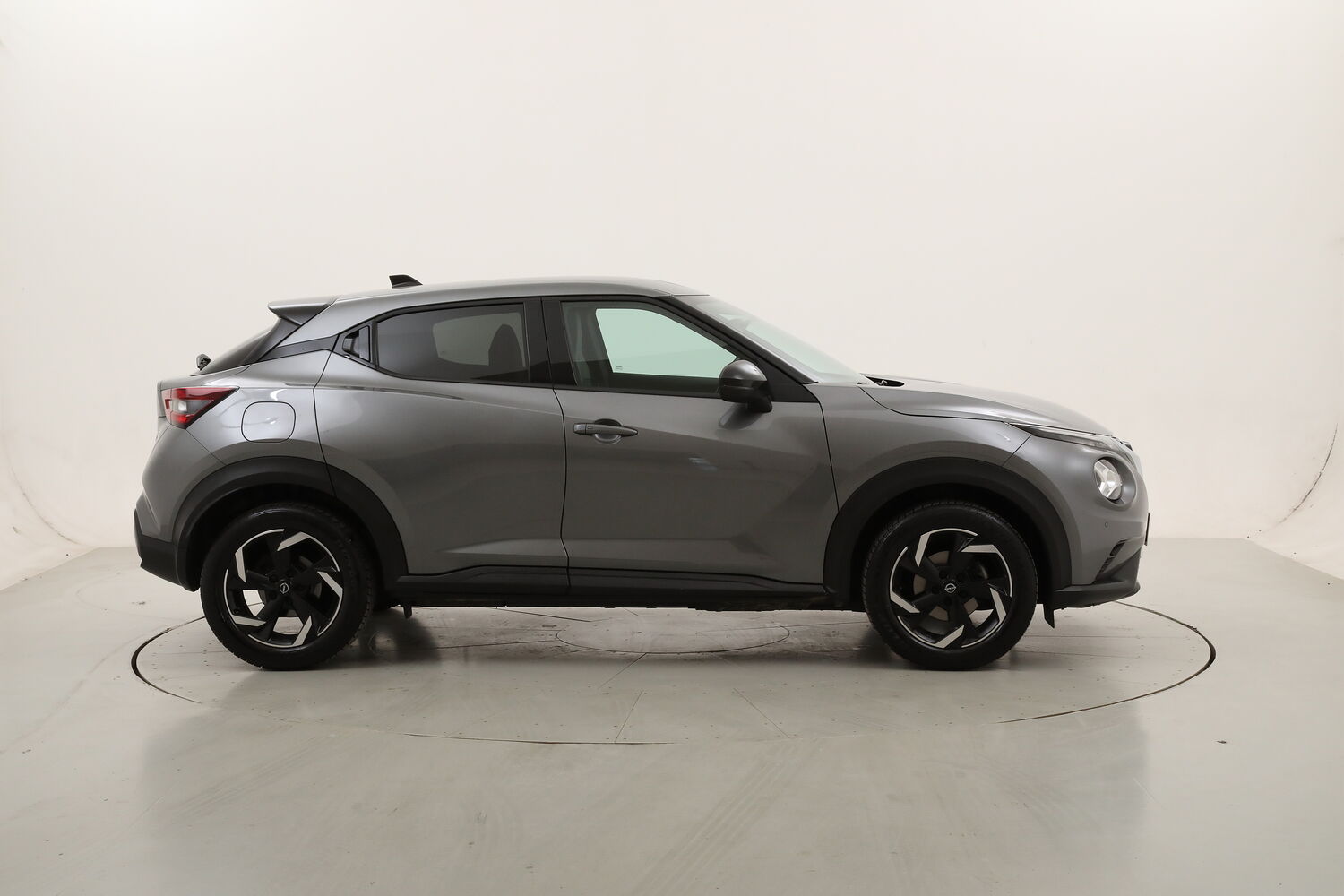 Nissan Juke N-Connecta usata del 2023 con 83.366 km