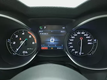 Alfa Romeo Stelvio Executive AT8 Q4 2.1 Diesel 190CV Automatico Interni