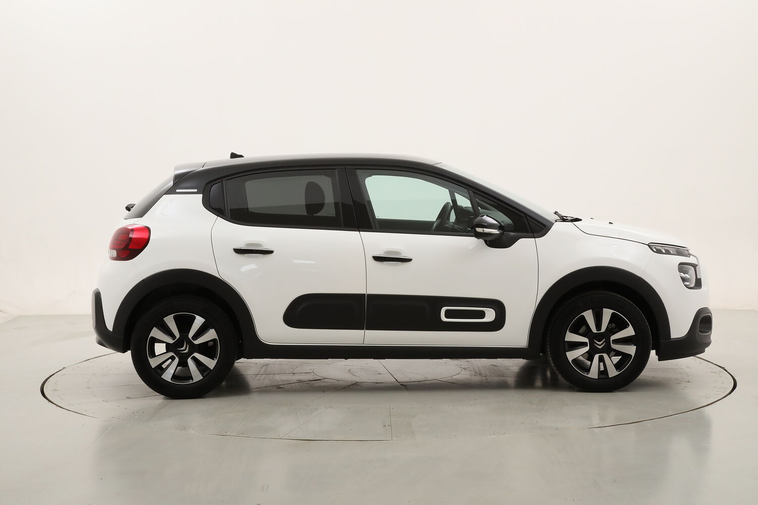 Citroen C3 Shine usata del 2023 con 17.591 km