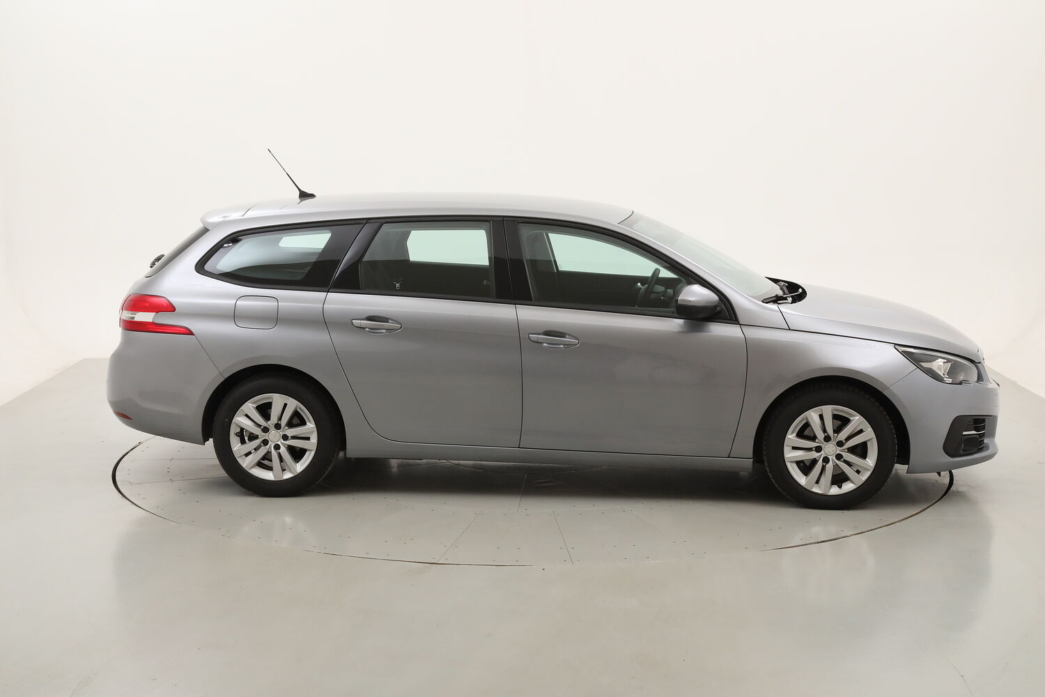 Peugeot 308 SW Business usata del 2019 con 101.222 km