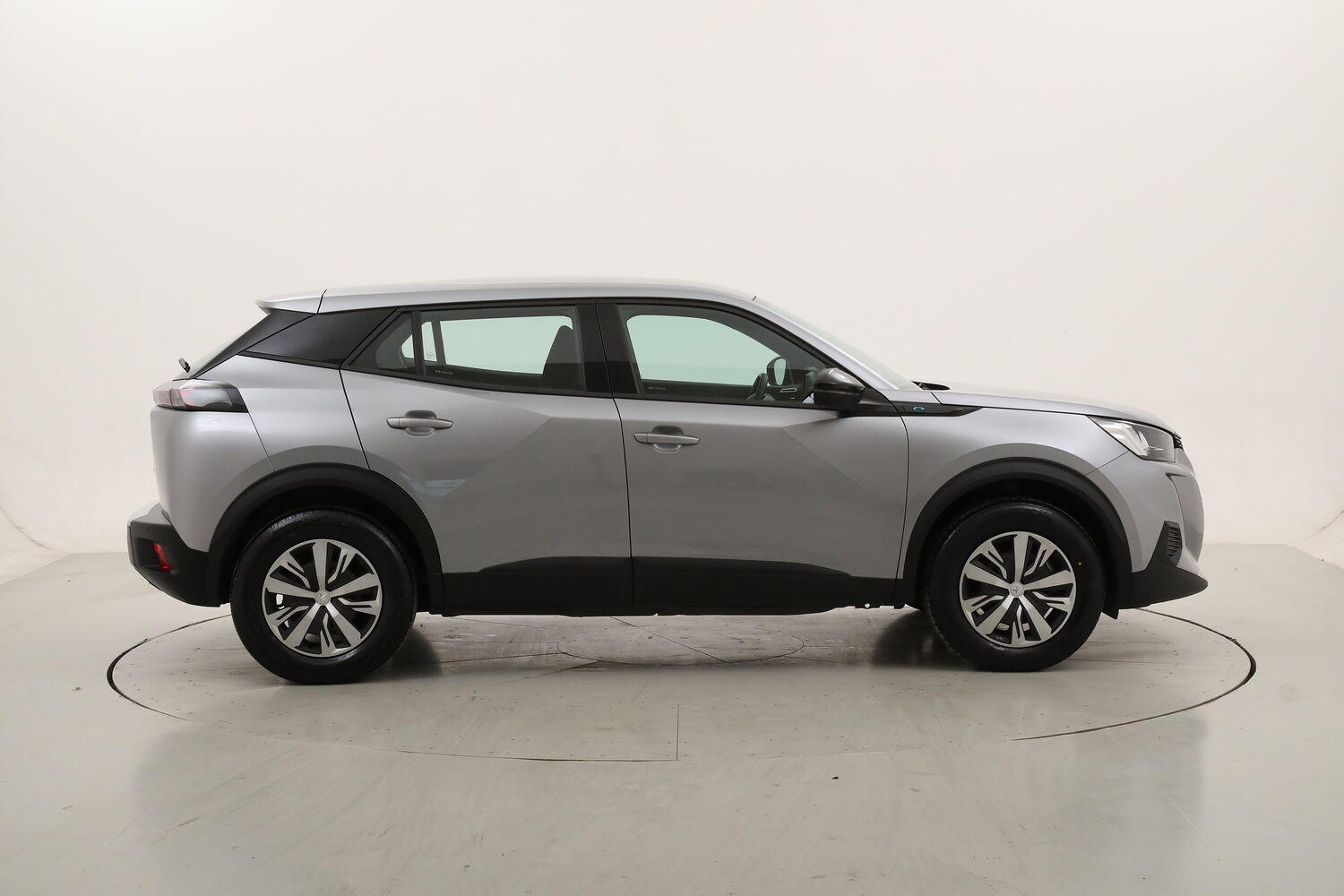Peugeot 2008 Active usata del 2022 con 18.786 km