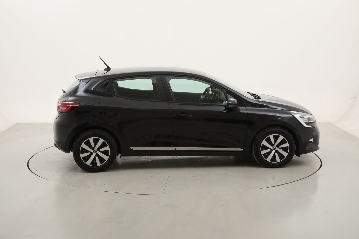 Renault Clio Zen GPL usata del 2020 con 106.657 km