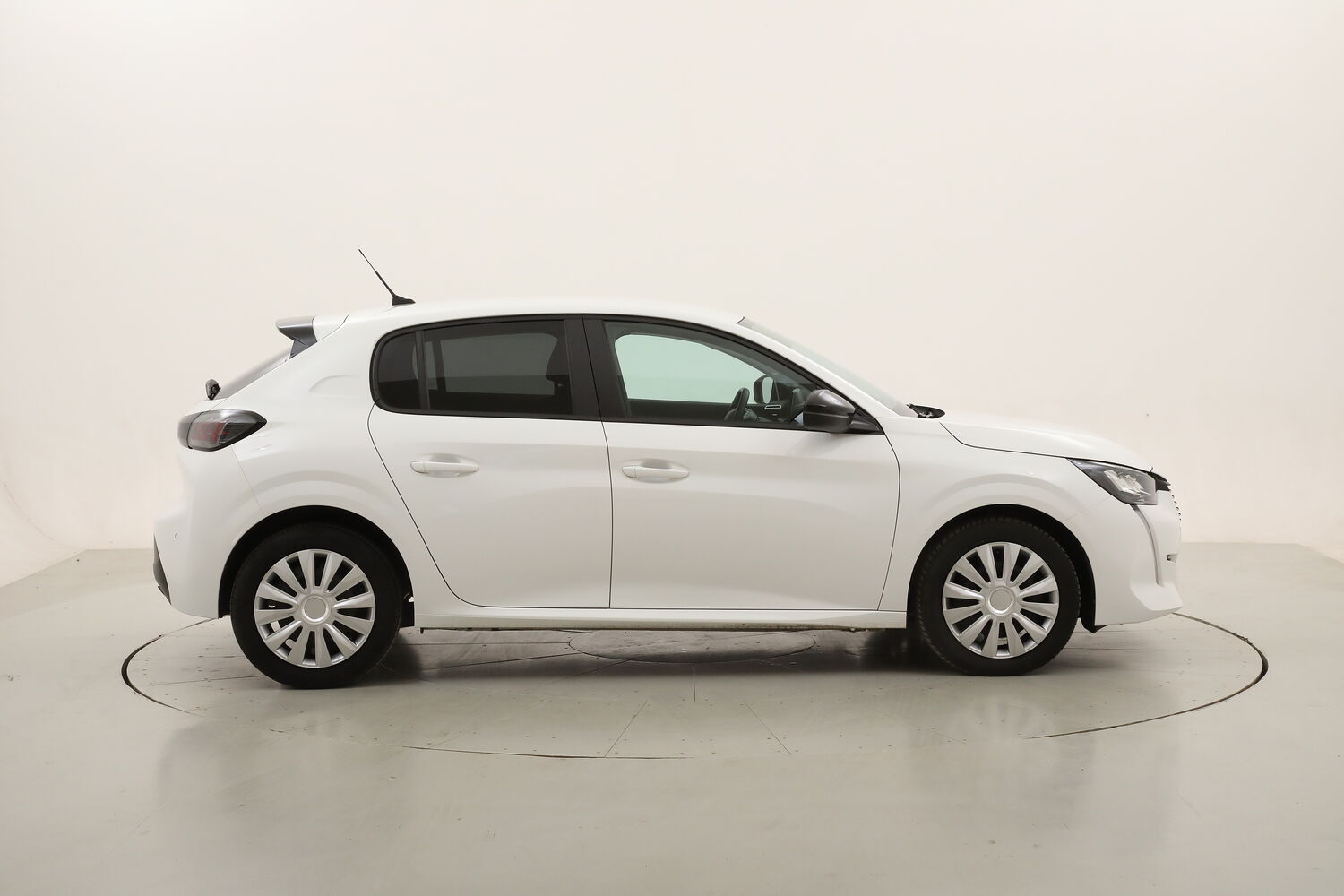 Peugeot 208 Active Pack usata del 2023 con 21.445 km