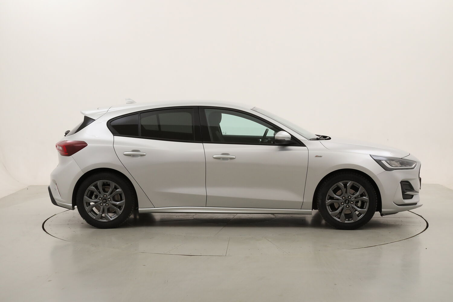 Ford Focus Hybrid ST-Line usata del 2025 con 27.969 km
