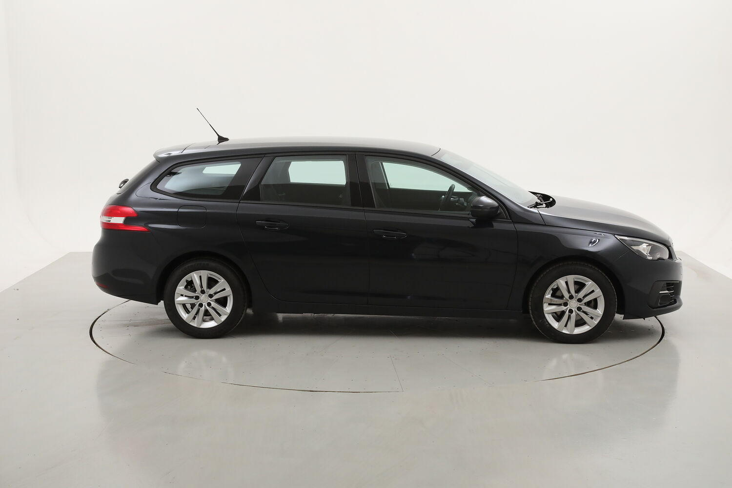 Peugeot 308 SW Business usata del 2019 con 74.787 km