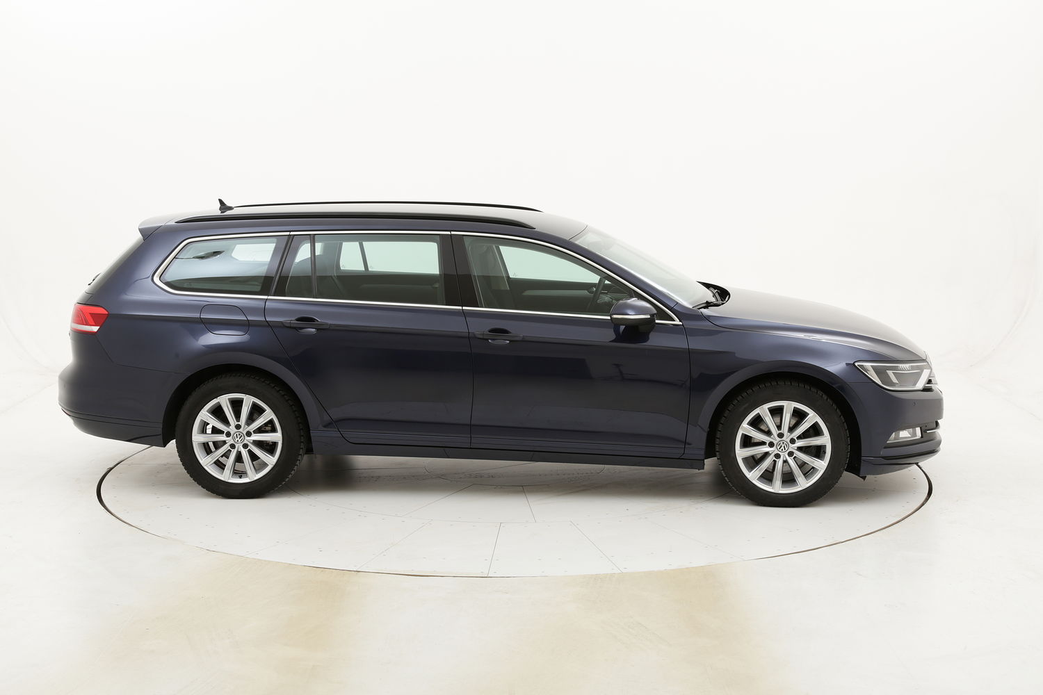 Volkswagen Passat Variant Business DSG usata del 2016 con 104.074 km