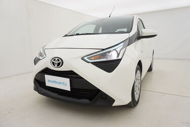 Visione frontale di Toyota Aygo
