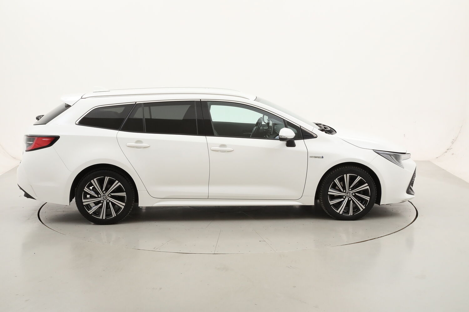Toyota Corolla TS Hybrid Style usata del 2021 con 75.825 km
