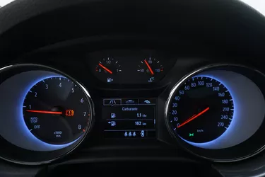 Opel Astra Business Elegance 1.2 Benzina 131CV Manuale Interni