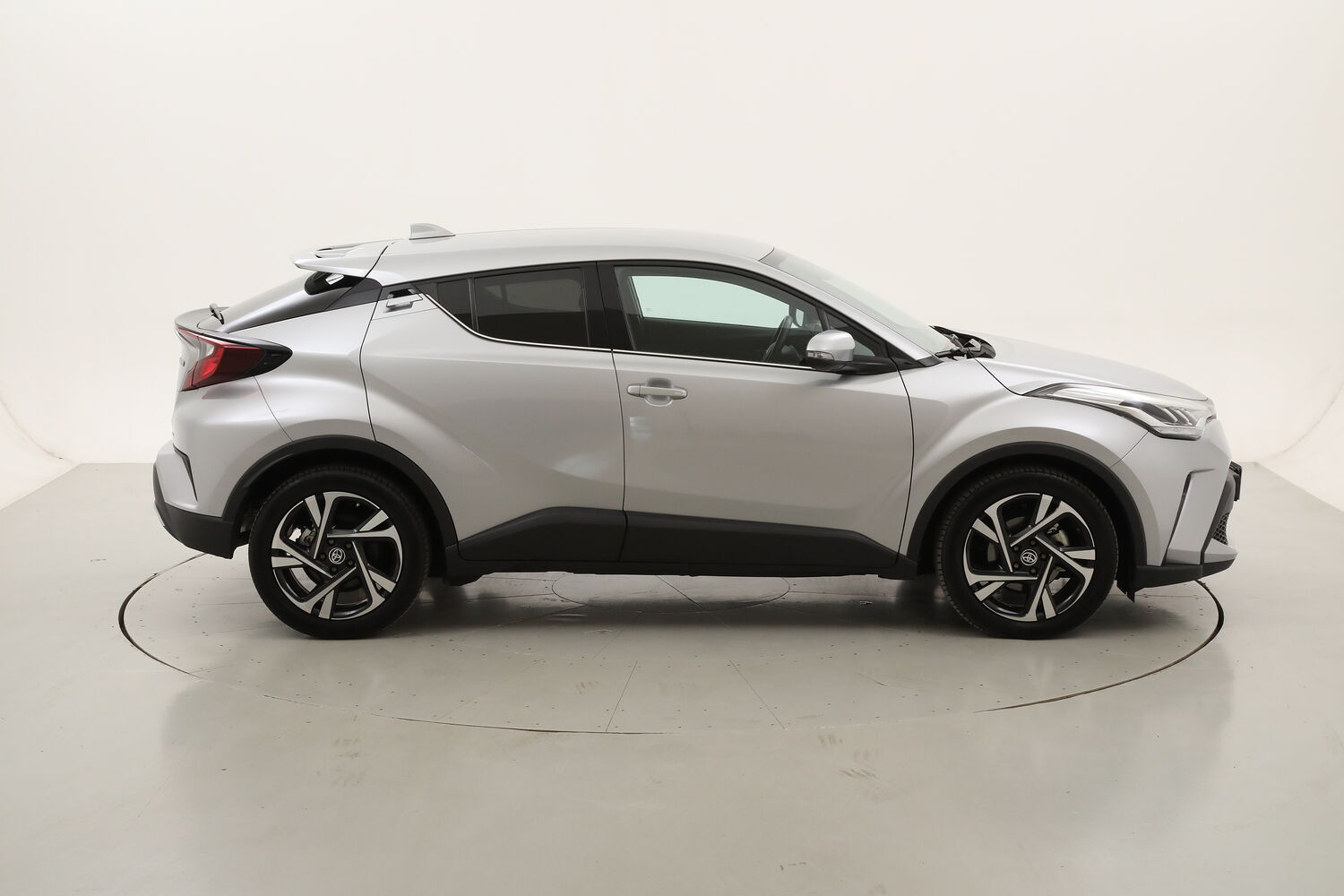 Toyota C-HR Hybrid Morebusiness usata del 2024 con 8.717 km