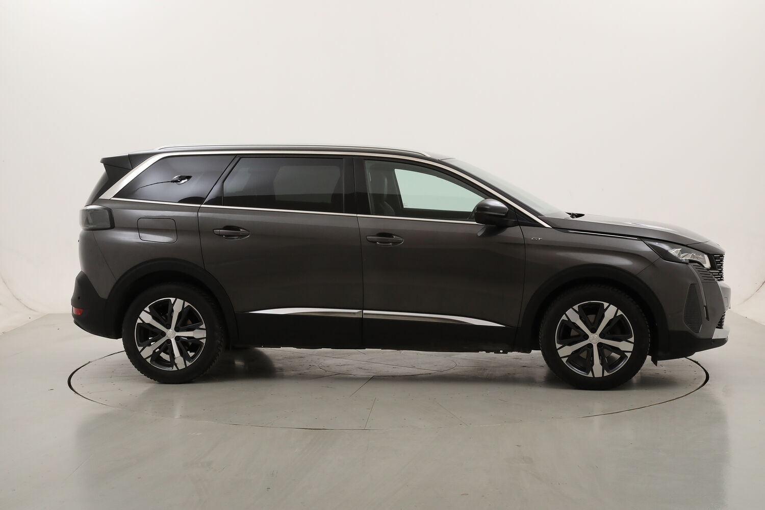 Peugeot 5008 GT EAT8 - 7 POSTI usata del 2021 con 107.780 km