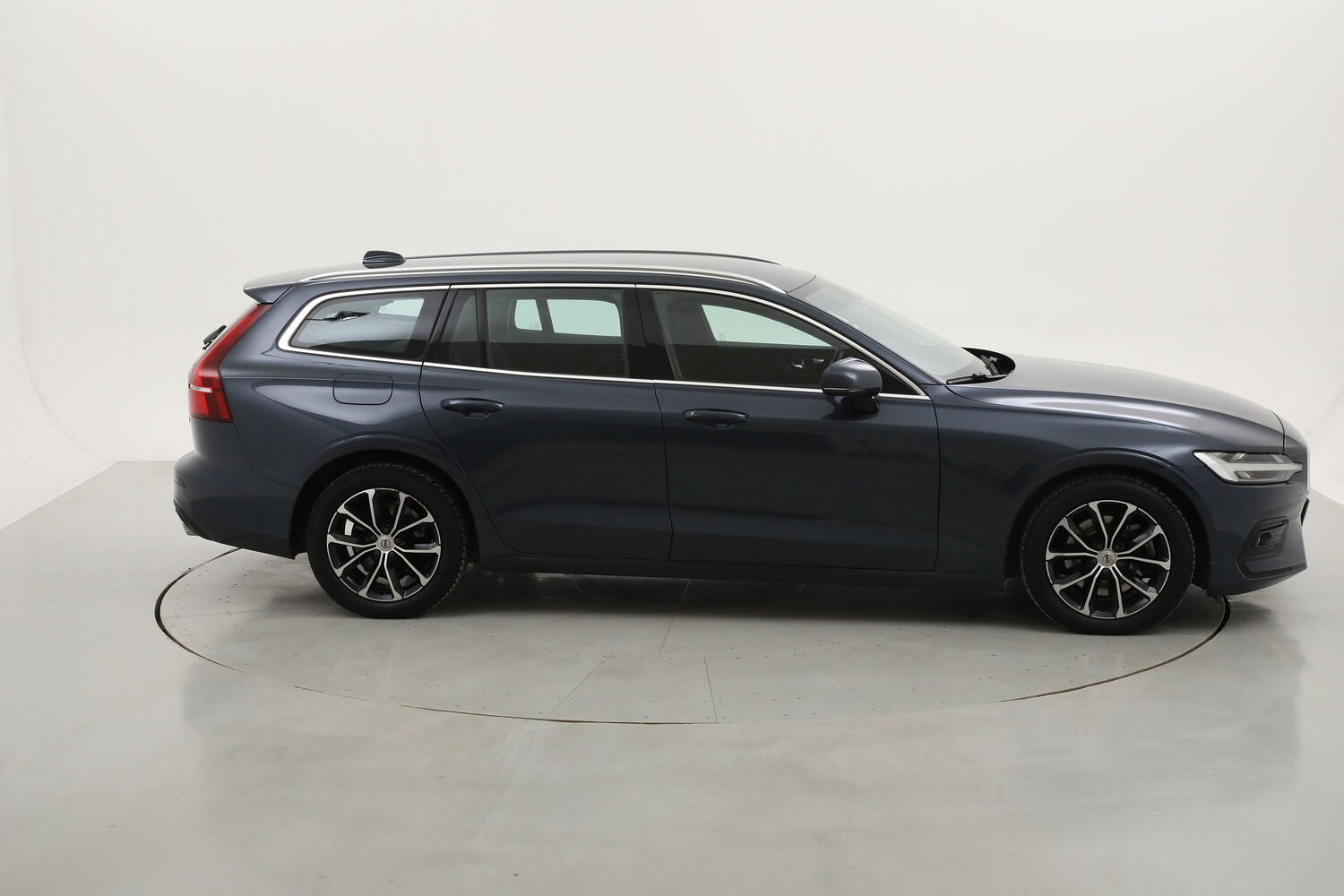 Volvo V60 B4 Momentum Business Pro Geartronic usata del 2021 con 86.568 km