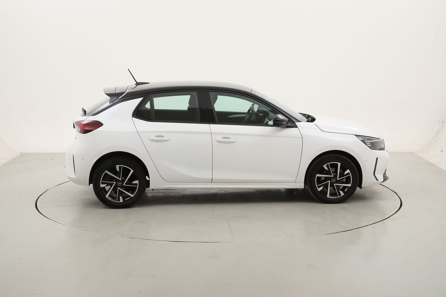 Opel Corsa GS usata del 2025 con 13.680 km