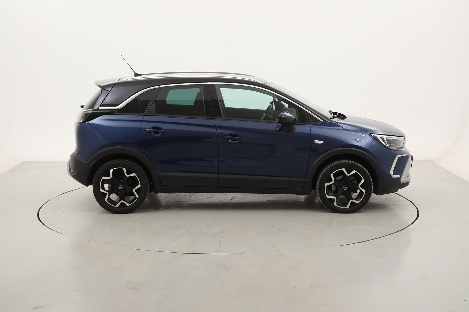 Opel Crossland Elegance usata del 2023 con 30.478 km