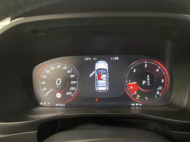 Volvo XC40 D3 Momentum Core AWD Geartronic 2.0 Diesel 150CV Automatico Interni