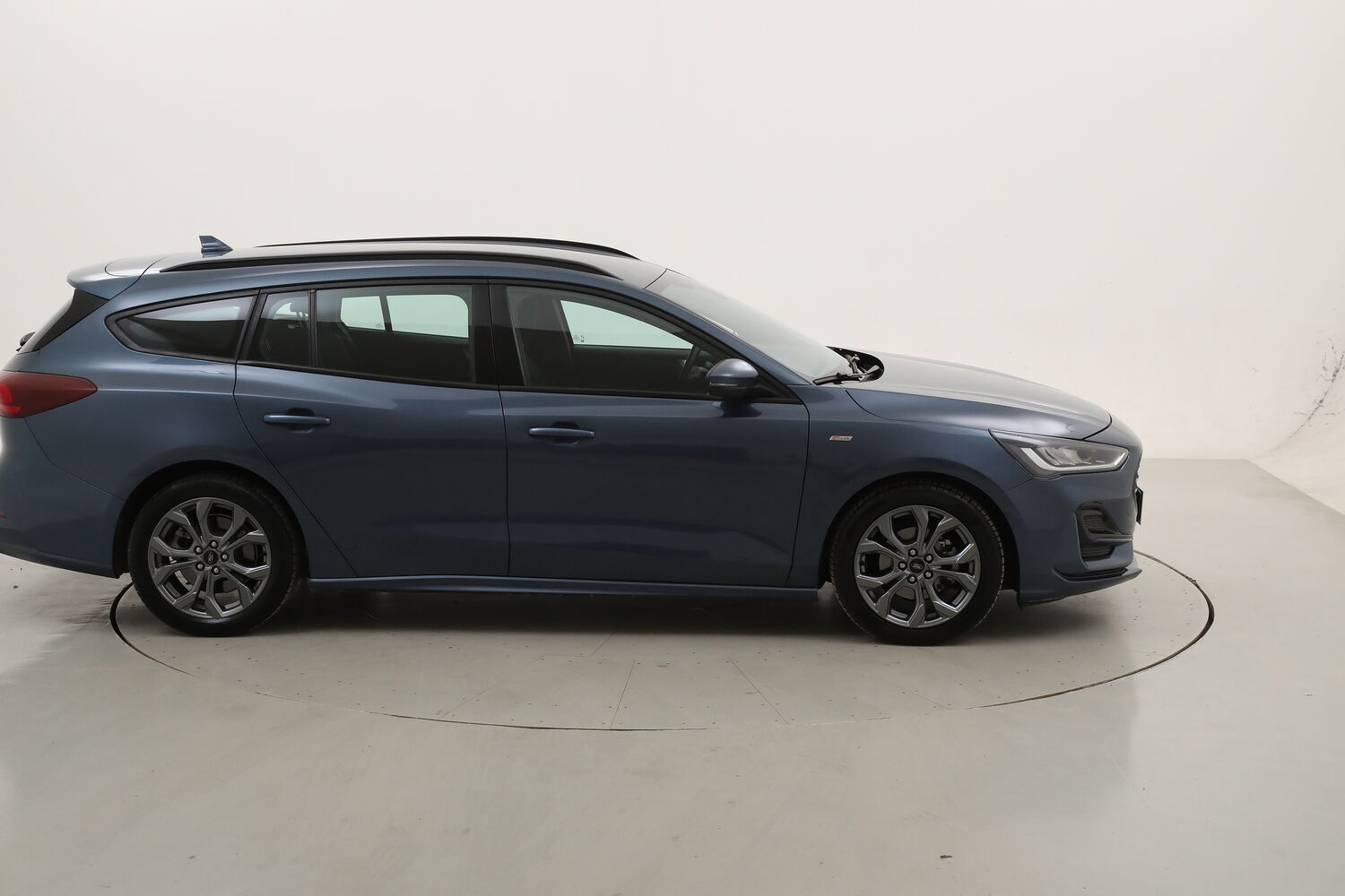 Ford Focus SW Hybrid ST-Line Design Auto usata del 2023 con 77.400 km