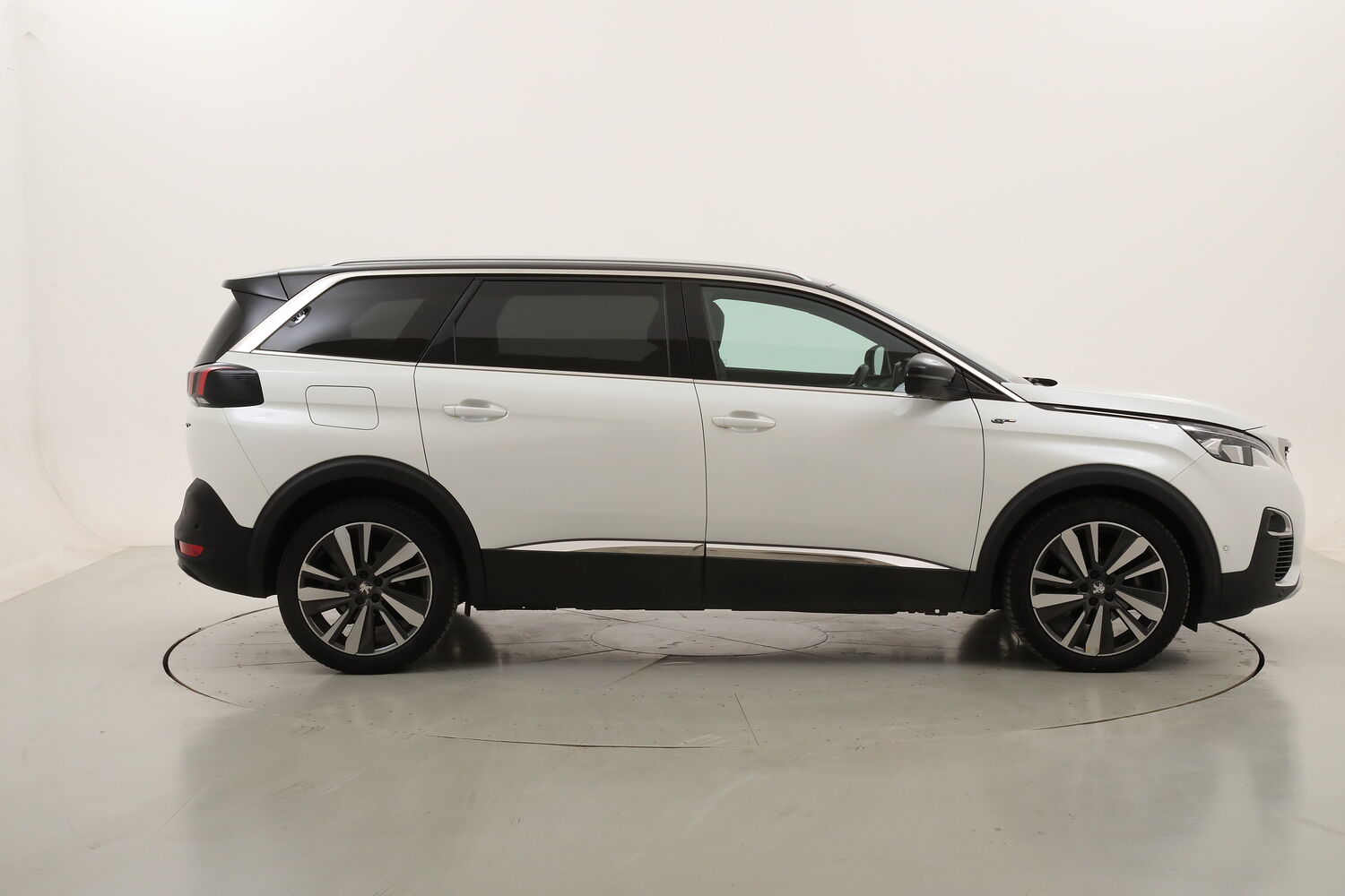 Peugeot 5008 GT EAT8 - 7 posti usata del 2020 con 133.892 km