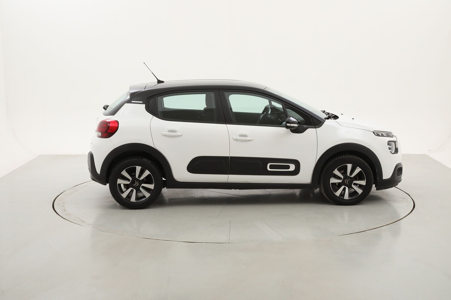 Citroen C3 Shine EAT6 usata del 2022 con 51.397 km