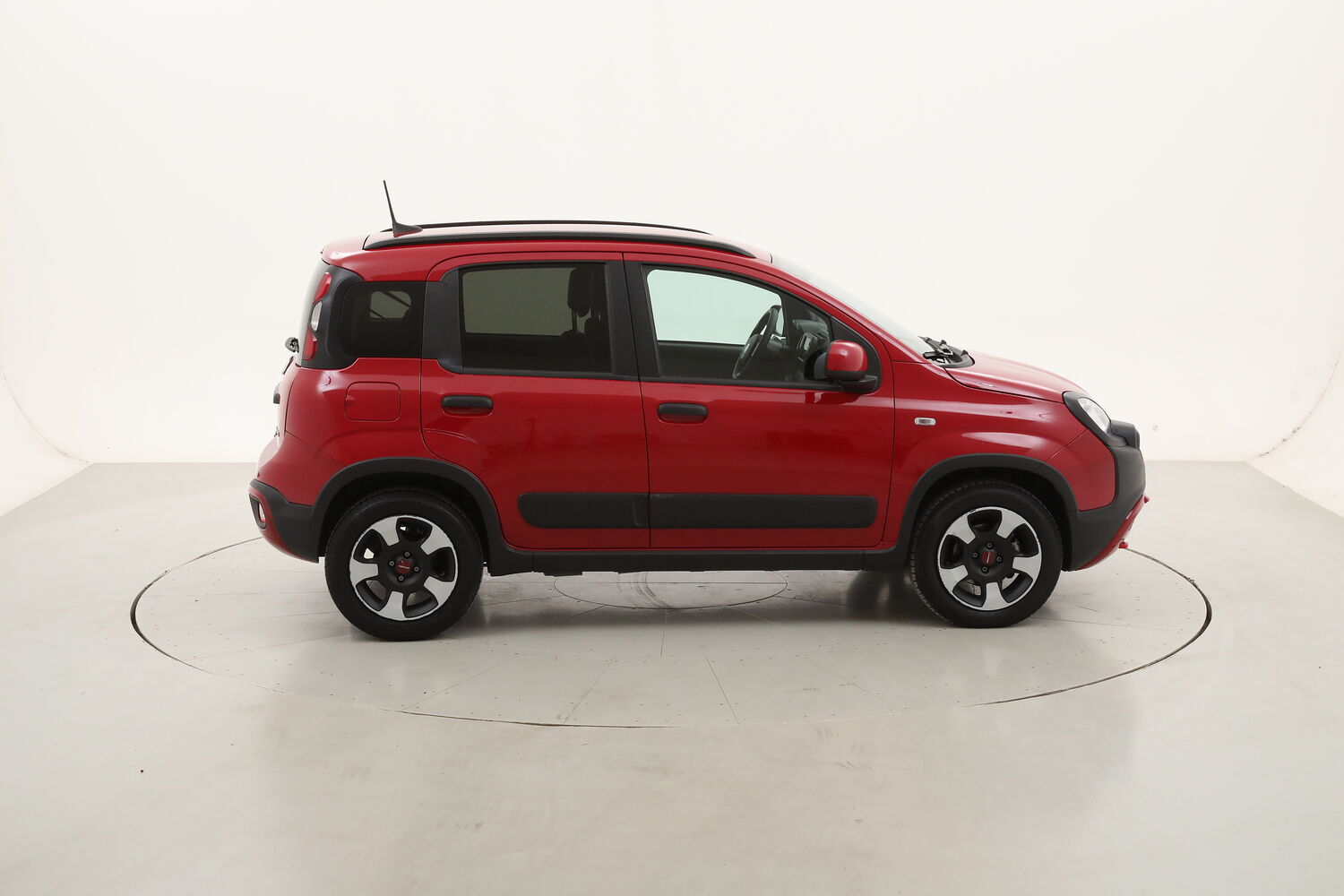 Fiat Panda Hybrid Cross usata del 2024 con 28.369 km