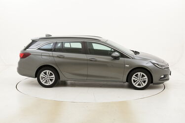 Opel Astra ST Business usata del 2017 con 64.530 km