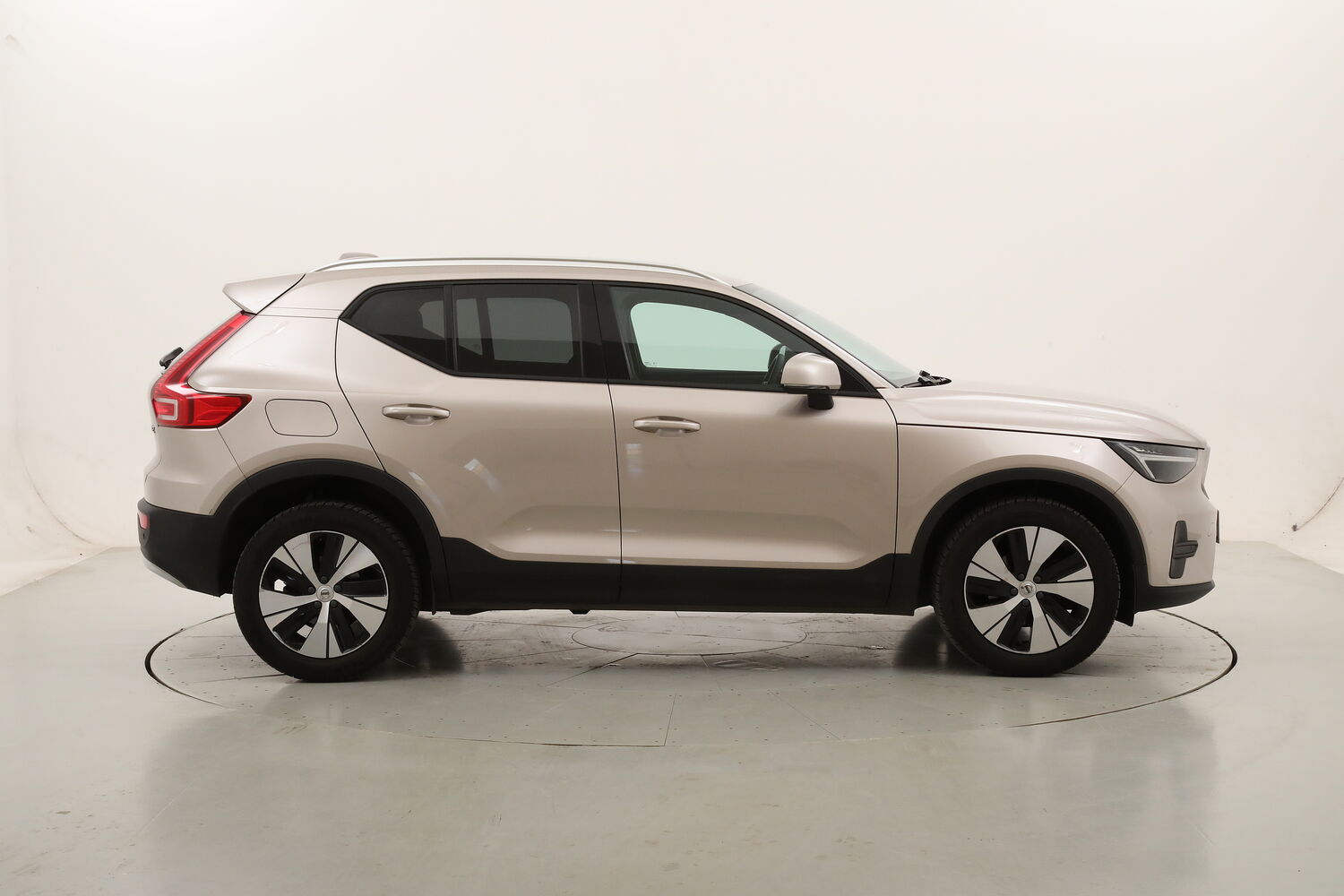 Volvo XC40 T2 Core usata del 2023 con 55.246 km