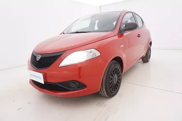 Lancia Ypsilon Hybrid Silver 1.0 Mild Hybrid 69CV Manuale Visione frontale