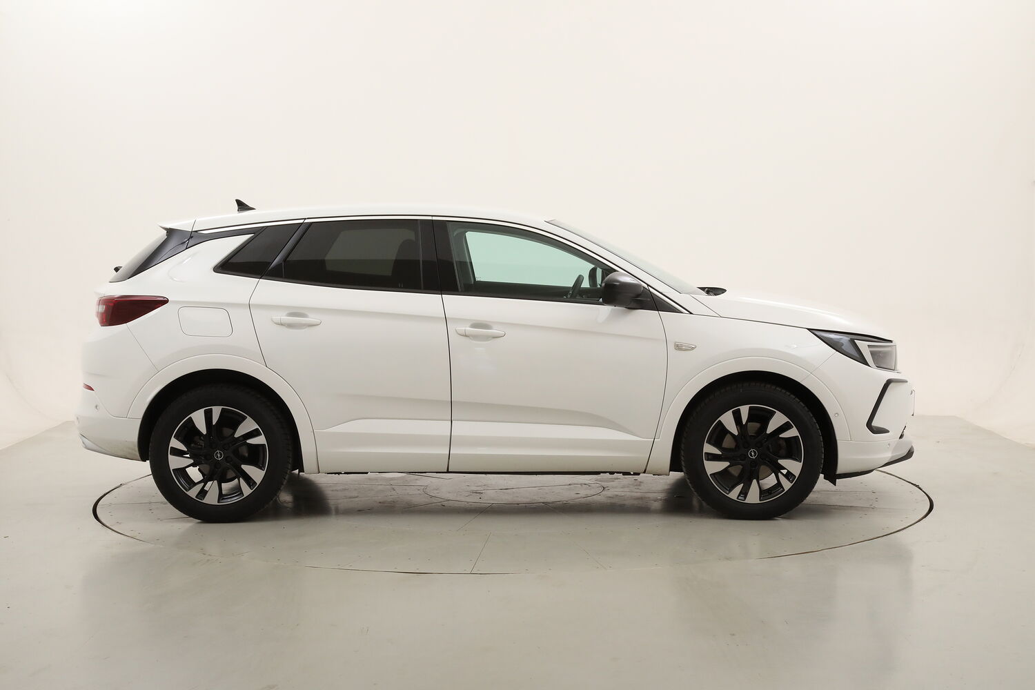 Opel Grandland Business Elegance AT8 usata del 2023 con 122.013 km
