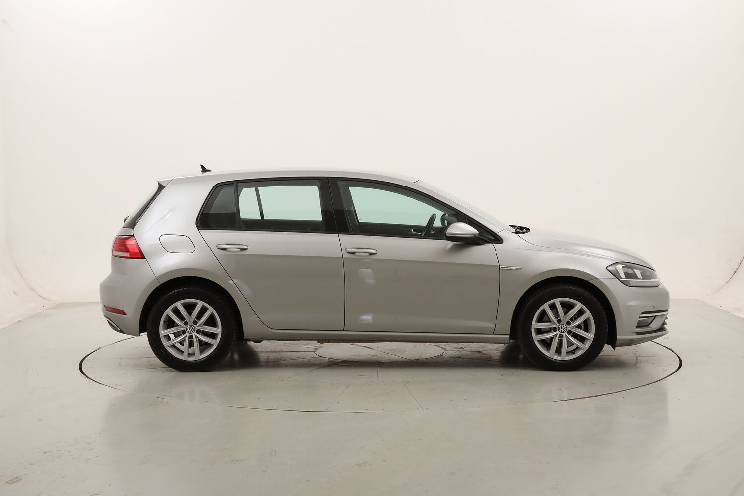 Volkswagen Golf Bsiness DSG usata del 2020 con 127.308 km
