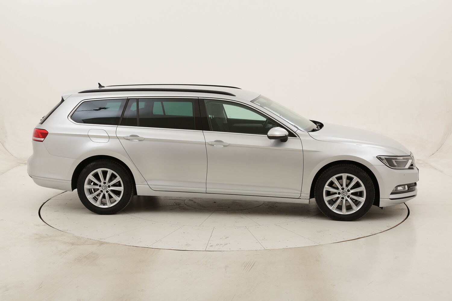 Volkswagen Passat Variant Business DSG usata del 2017 con 45.248 km