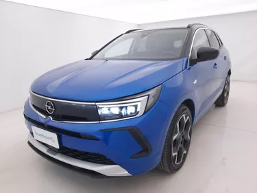 Opel Grandland Ultimate AT8 1.5 Diesel 131CV Automatico Visione frontale