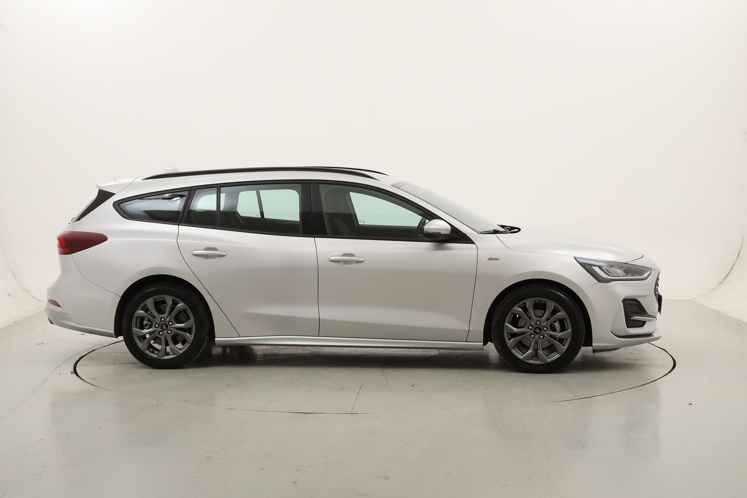 Ford Focus Hybrid ST-Line Design Powershift usata del 2023 con 44.055 km