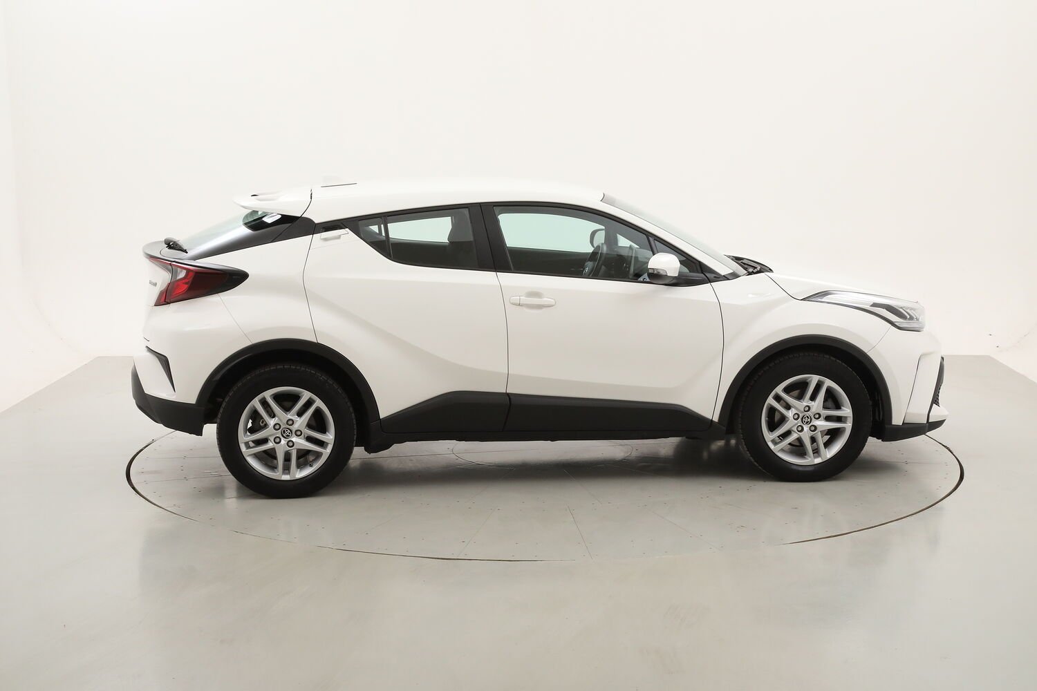 Toyota C-HR Hybrid Active usata del 2023 con 33.833 km